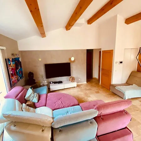 9 People Maximum Villa *