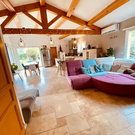 9 People Maximum Villa
